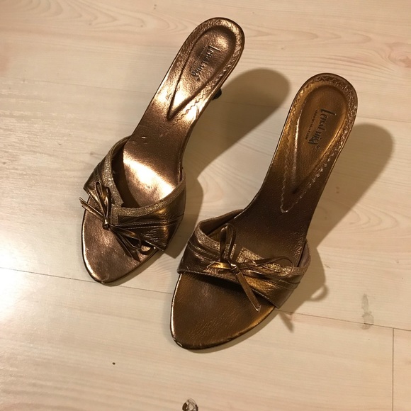 💚3/$20💚 Lena Luisa gold slip on slides - Picture 2 of 6